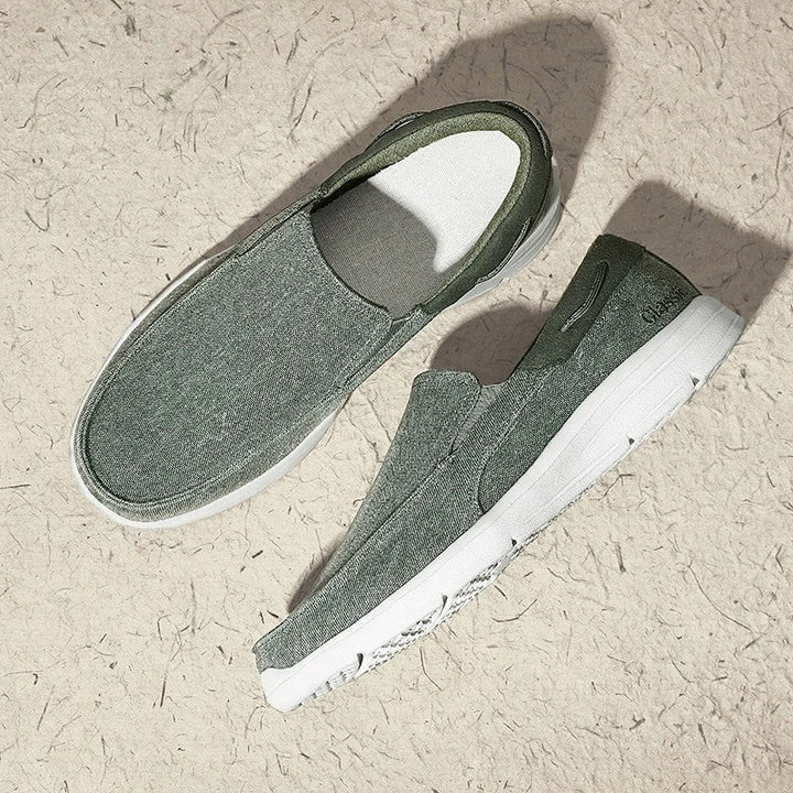 Canvas loafers for women featuring a breathable upper and lightweight sole, designed for casual slip-on comfort. 2