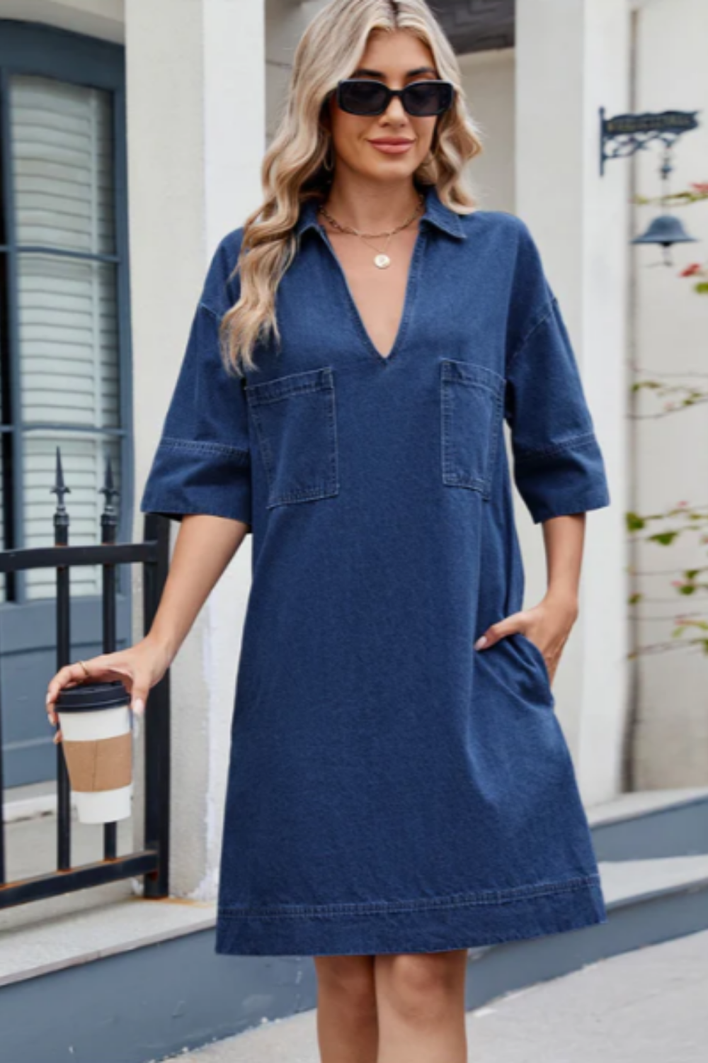 Casual Dress with V-Neckline and Pockets – Relaxed Shirt-Style Design for Everyday Wear 1