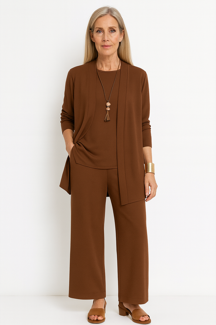Elegant 3-piece set featuring a timeless design, perfect for versatile styling in any wardrobe. 5