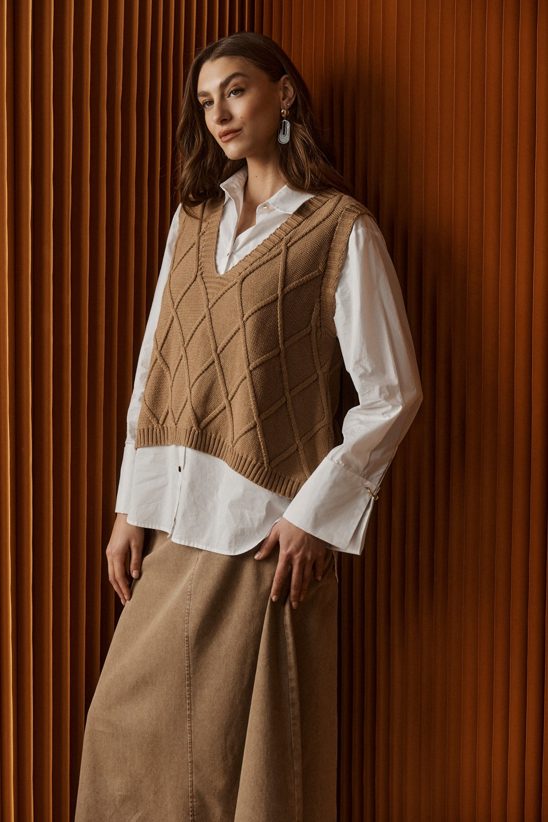 Knit vest with a stylish checkerboard pattern, made from breathable cotton, featuring a flattering V-neck design, perfect for ladies, in a rich mocha 0