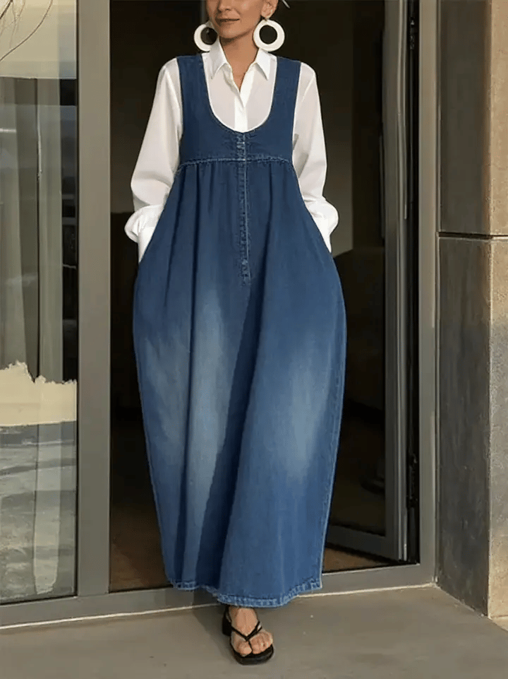 Loose Denim Dress with Side Pockets and Relaxed Fit – Casual Everyday Layering Piece in Blue 4