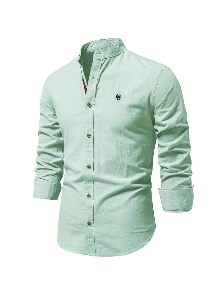 Men's casual button-up shirt for spring featuring a relaxed fit and lightweight design, perfect for versatile styling in warm weather. 2