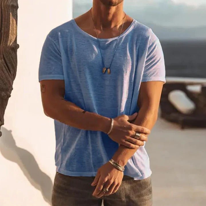 Men's cotton t-shirt featuring a classic crew neck and short sleeves, designed for a comfortable straight fit, perfect for casual wear. 2
