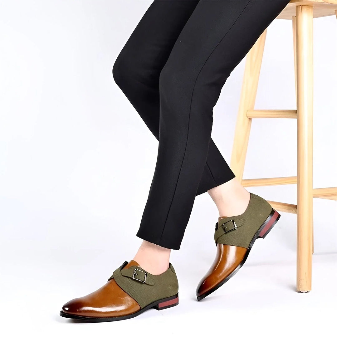 Men's dress shoes featuring luxurious black leather with stylish suede detailing, perfect for formal occasions and sophisticated outfits. 4