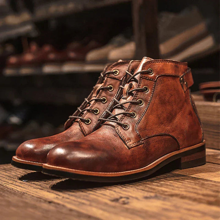 Men's high-top boots featuring a sturdy sole, crafted from genuine leather, available in black and brown options, perfect for urban outdoor adventures. 0
