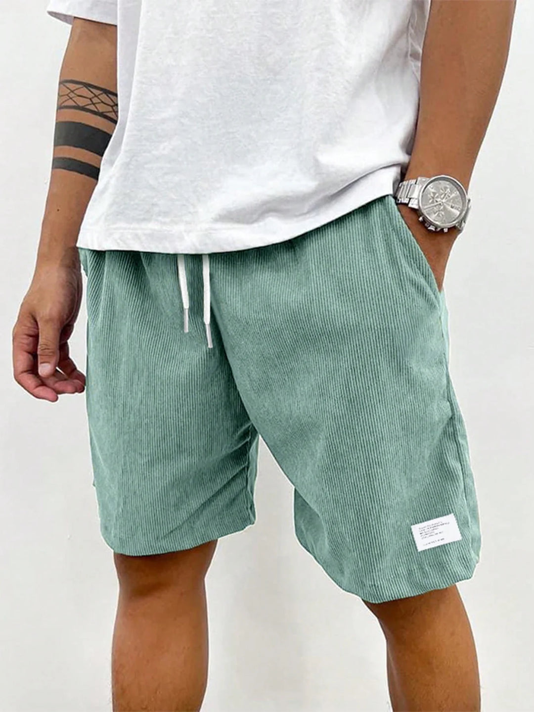 Men's shorts featuring an adjustable drawstring, designed for a casual and lightweight fit, perfect for summer comfort and outdoor activities. 5