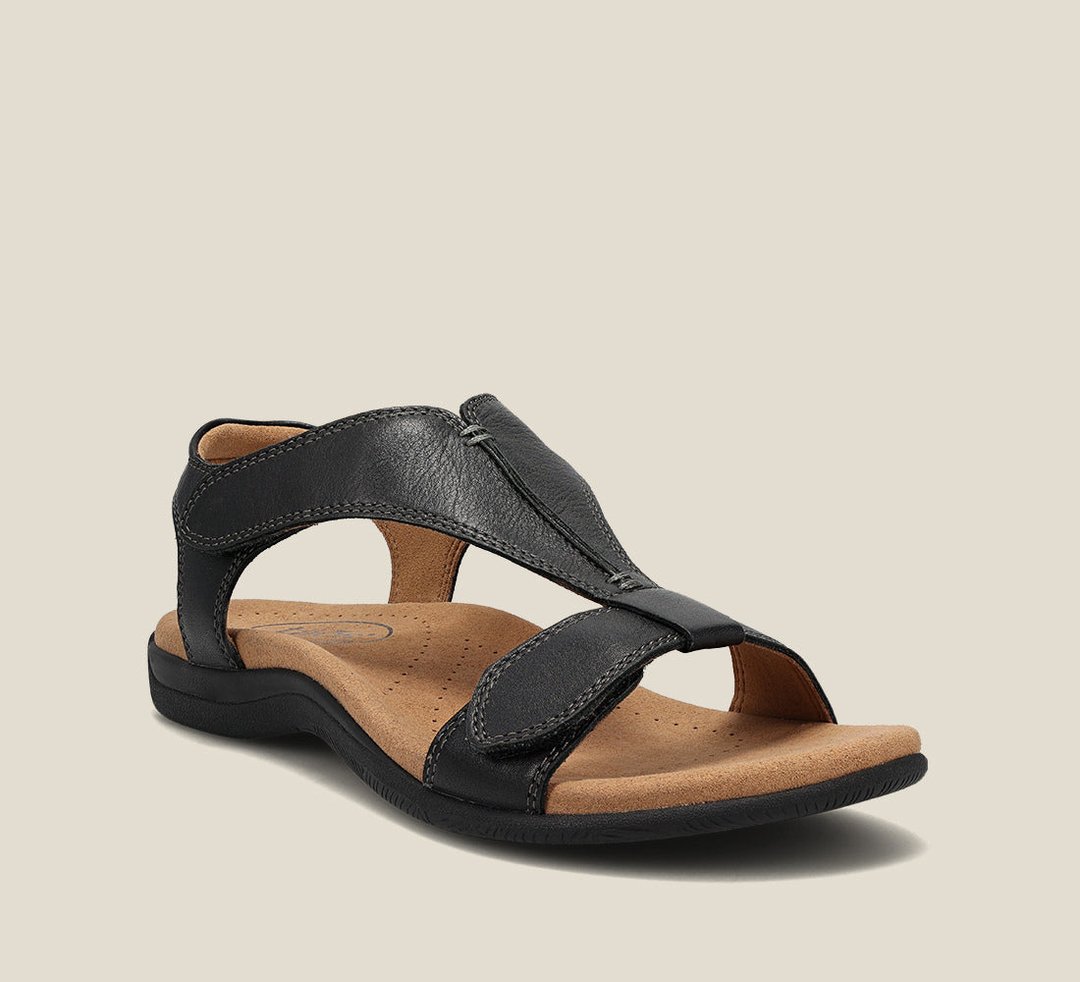Orthopaedic sandals for women featuring an elegant closure and breathable design, perfect for comfortable summer footwear. 2