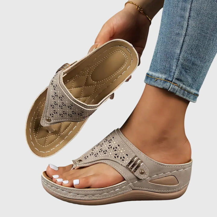 Orthopedic sandals featuring ergonomic support, a shock-absorbing sole, and a convenient slip-on design for ultimate comfort and foot health. 3