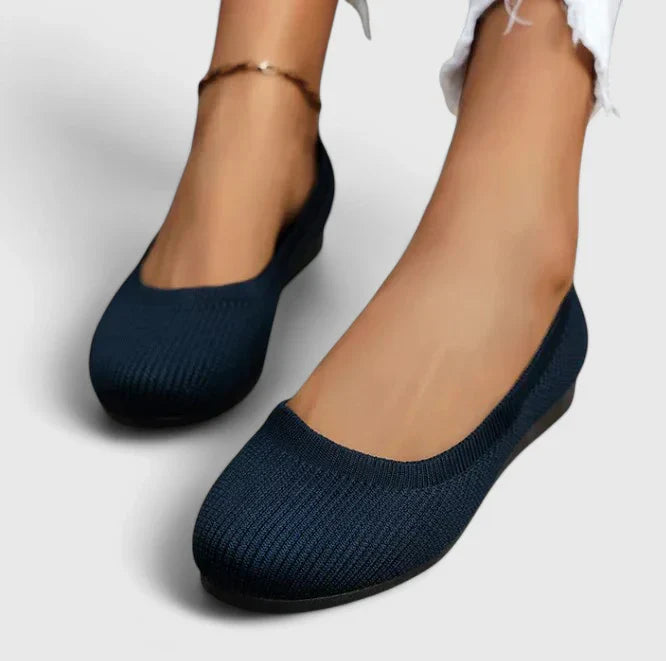 Orthopedic slip-on women's shoes featuring a cushioned footbed, designed for comfort and support, made from premium polyester and PU materials. 2