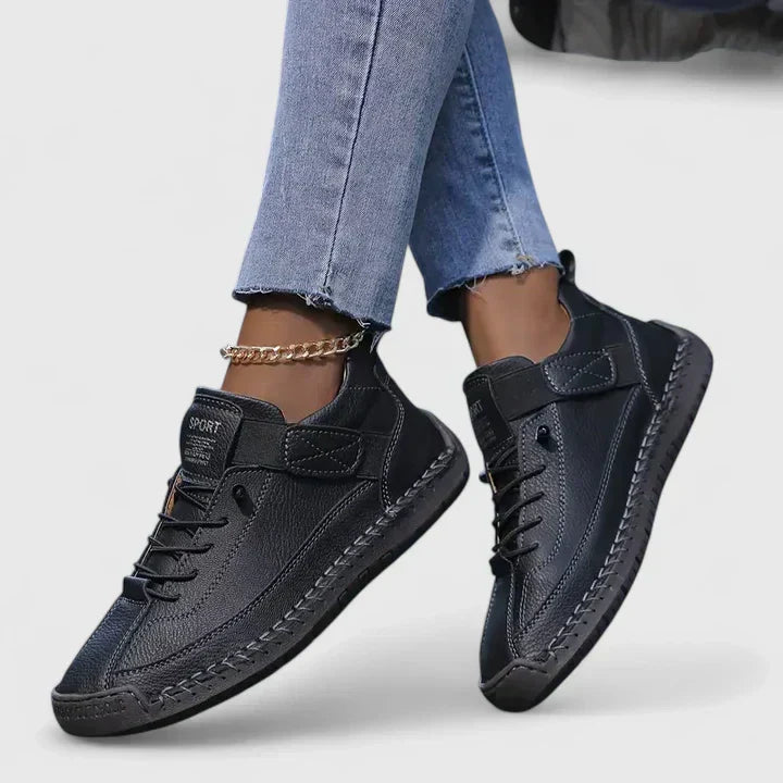 Orthopedic sneakers featuring soft cushioning and arch support, designed for comfort and everyday wear, ideal for promoting foot health. 0