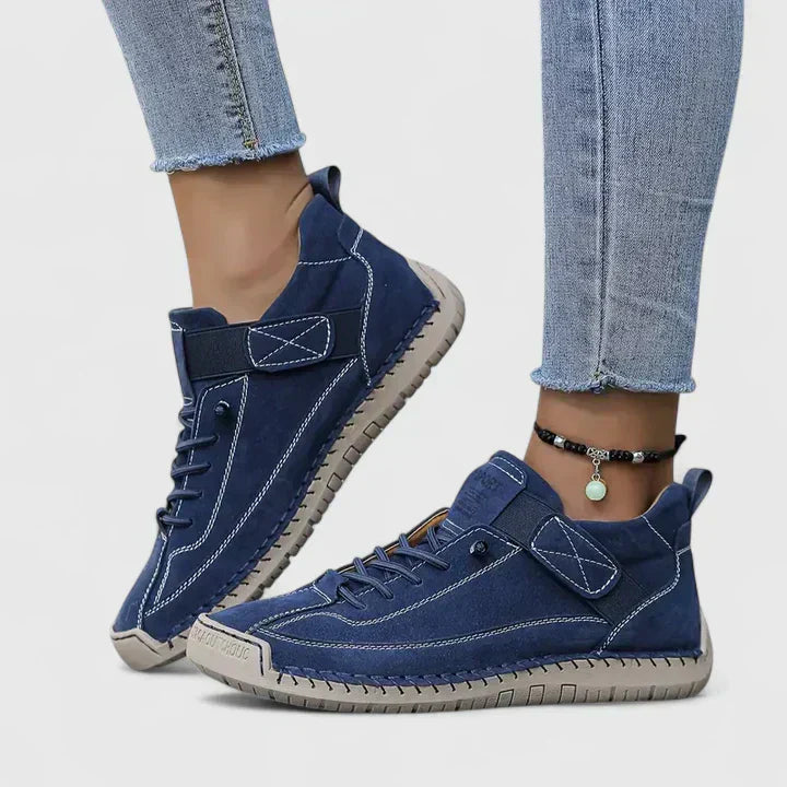 Orthopedic sneakers featuring soft cushioning and arch support, designed for comfort and everyday wear, ideal for promoting foot health. 4