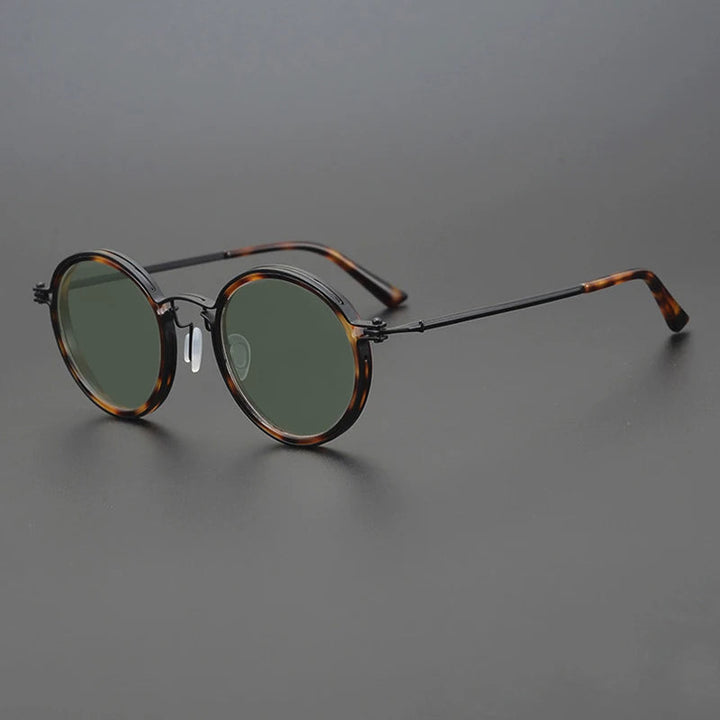 Polarized sunglasses featuring UV400 protection, designed with a lightweight modern aesthetic, perfect for outdoor activities. 8
