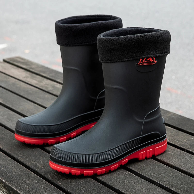 Men's waterproof rain boots featuring a slip-resistant sole, designed with a mid-calf height for optimal protection and comfort in wet conditions. 5