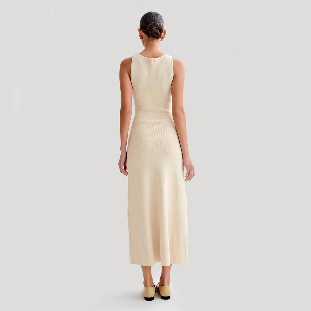 Sleeveless maxi dress featuring a button front, flap pockets, and a ribbed knit design, perfect for casual summer outings for women. 6