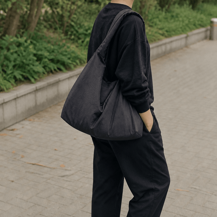 Slouchy hobo shoulder bag with adjustable toggles, large everyday tote for women in stylish design and versatile colors. 4