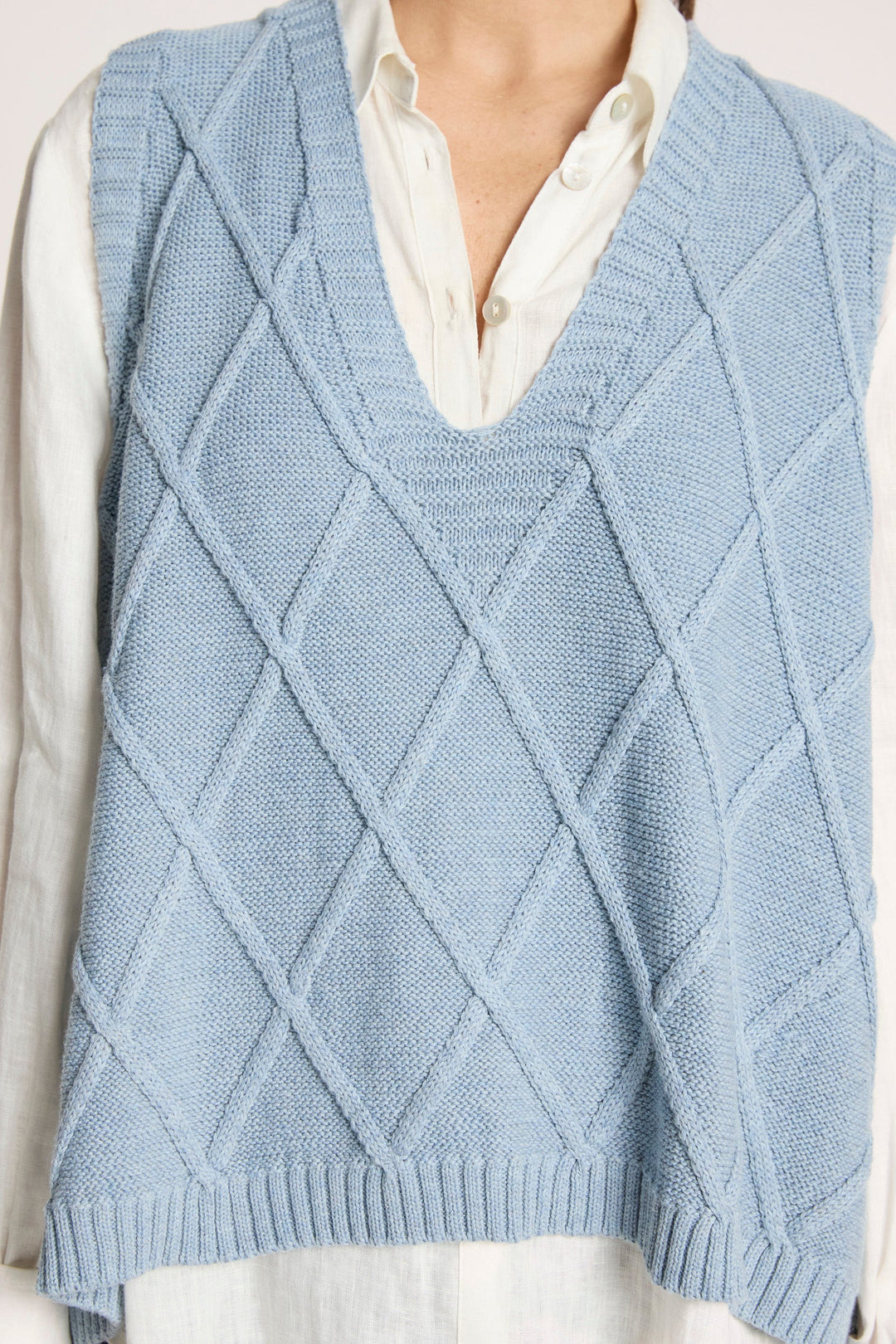 V-Neck Knitted Vest for Women in Breathable Cotton featuring a trendy checkerboard pattern, perfect for stylish layering. 5