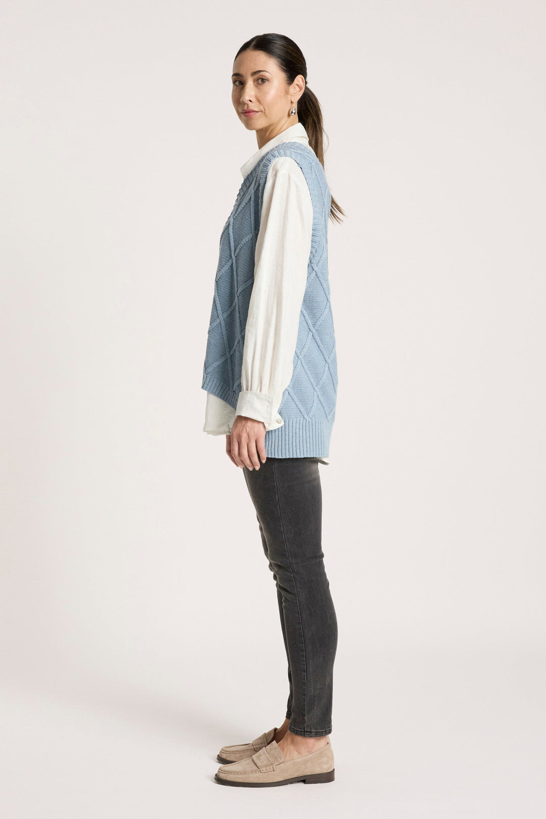V-Neck Knitted Vest for Women in Breathable Cotton featuring a trendy checkerboard pattern, perfect for stylish layering. 7