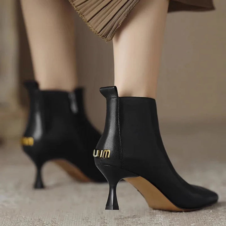 Women's Boots with Slender Kitten Heel and Pointed Toe – Elegant Black Design for All-Day Comfort 2