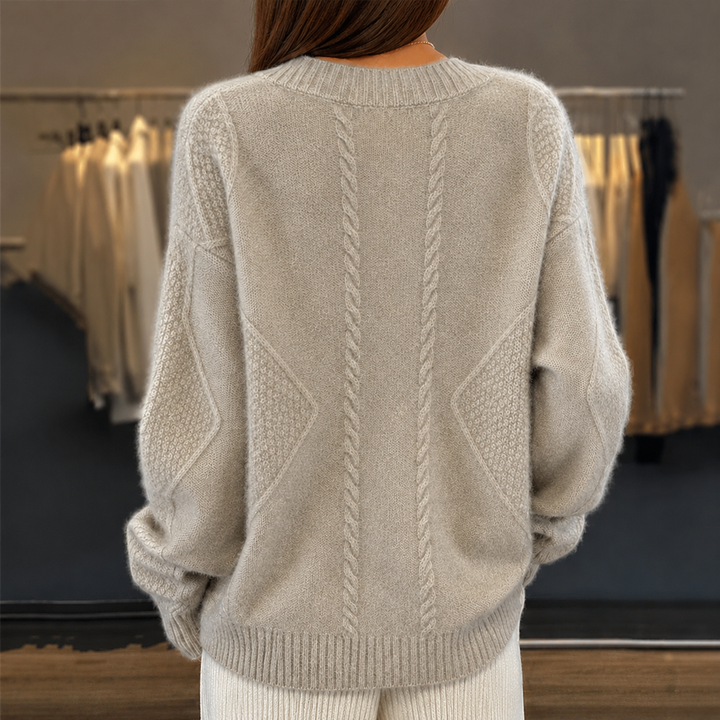Women's Cardigan with V-Neck Design in Soft Wool-Blend – Cozy Knitted Layering Piece 3