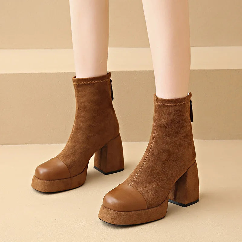 Women's Knee High Boots with Supportive Sole and Sculpted Design – Black Fashion Boots 1