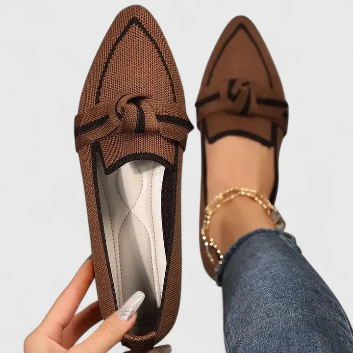 Women's loafers featuring orthopedic support and a decorative knot detail, designed with a pointed toe for an elegant look perfect for fall and winter. 2