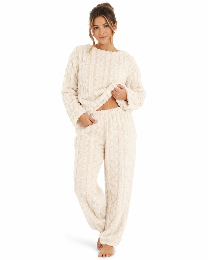 Women's Pajama Set with Plush Fabric for Winter – Long Sleeve Top and Matching Bottoms 3