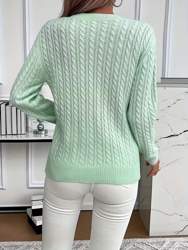 Women's Sweater for Cozy Everyday Wear – Minimalist Lightweight Design in Green 3